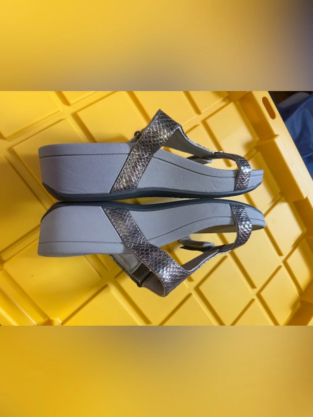 Vionic Metallic Silver Snake-Print Slide Adjustable Sandals women’s size 7